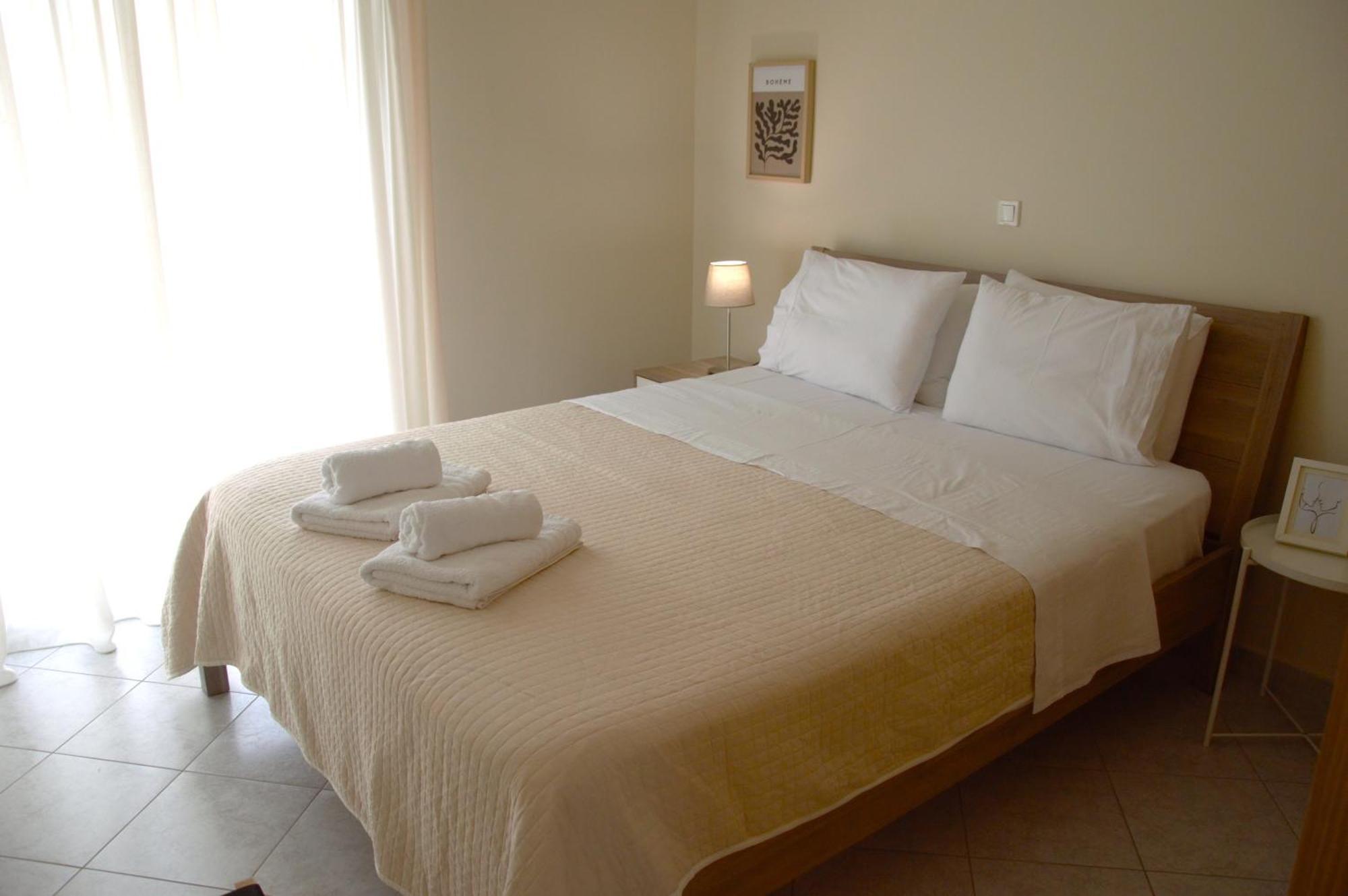 La Boheme Apartman Kiáto Kültér fotó